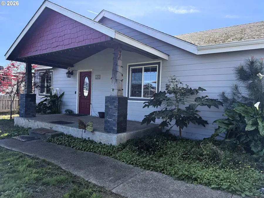 515 Memory Ln, Brookings, OR 97415 - #2