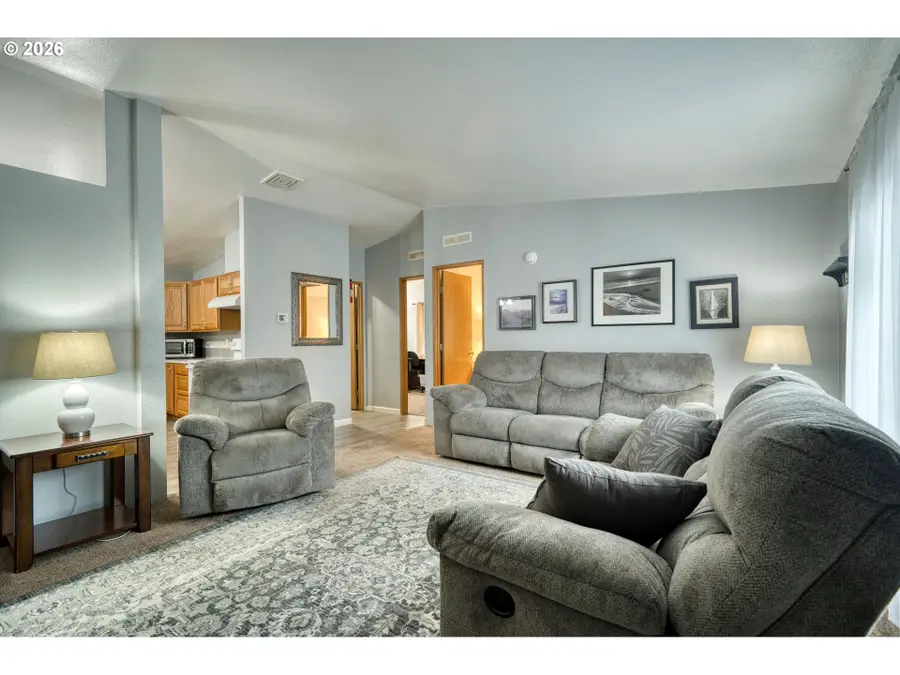 610 Egret Ln, Longview, WA 98632 - #3