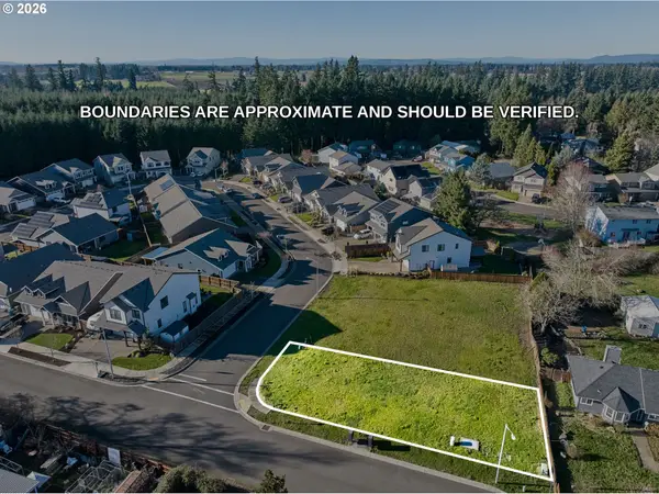 2621 N Lydia Loop, Hubbard, OR 97032