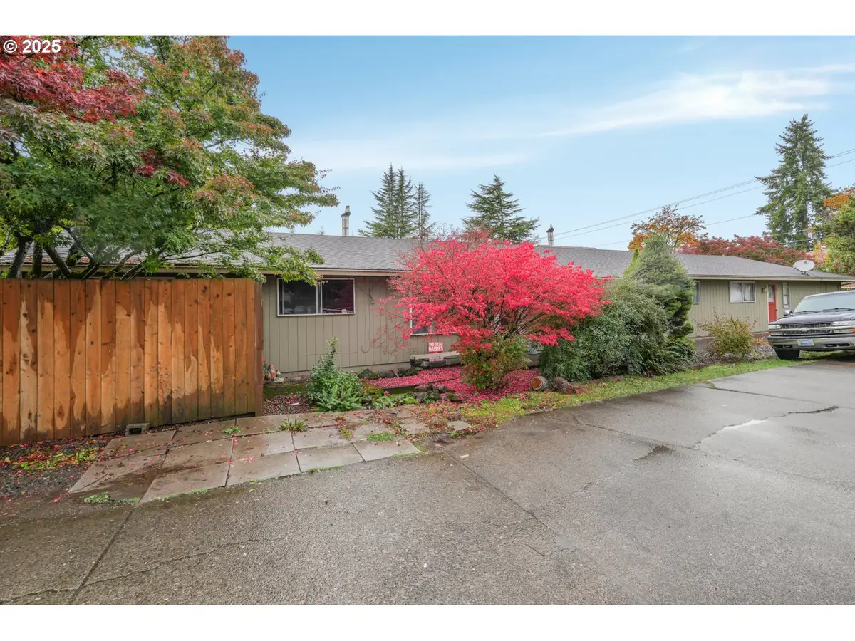441 W Gloucester St, Gladstone, OR 97027 - Image #1