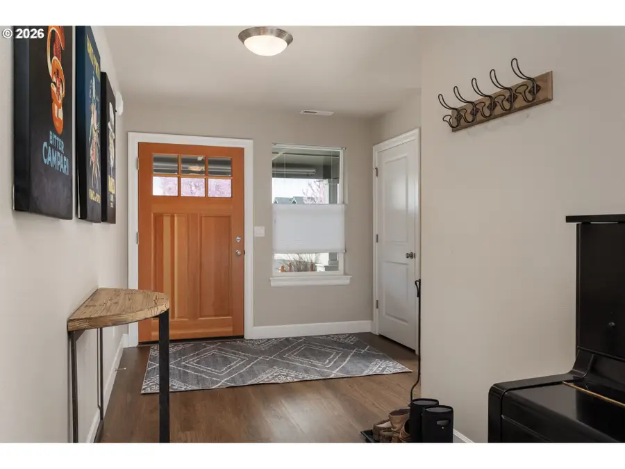 450 NE Oak Ct, Redmond, OR 97756 - #3