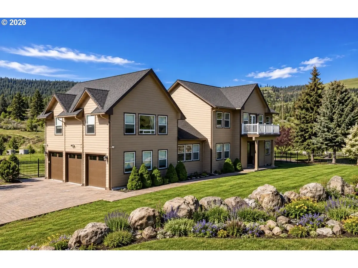 130 Ridge Dr, La Grande, OR 97850 - #1
