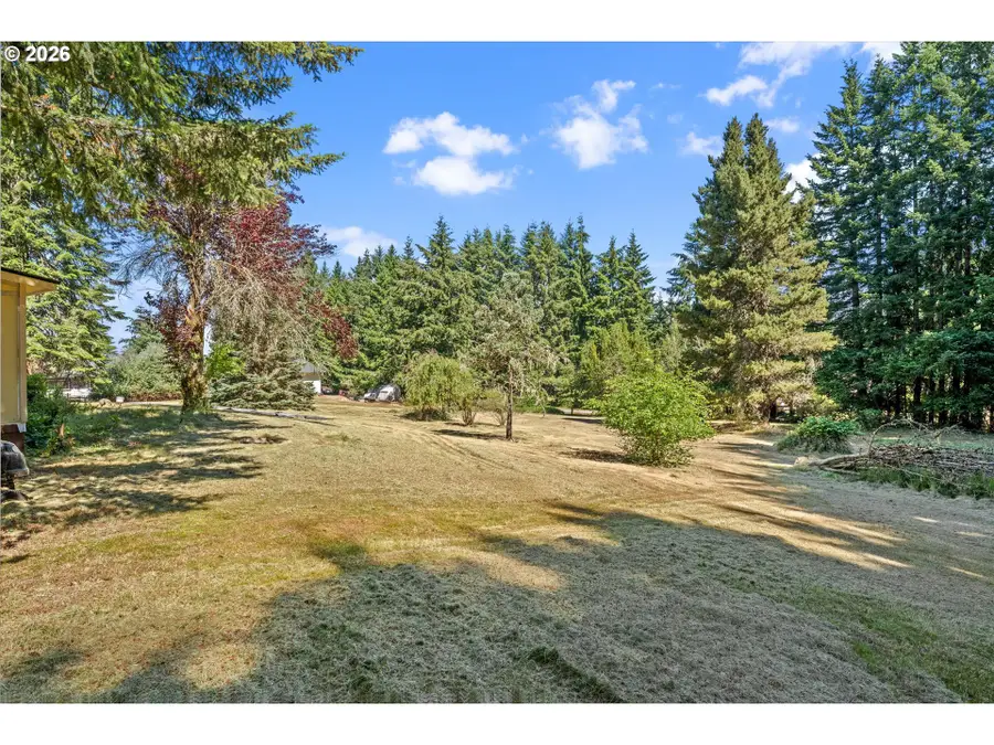 22162 S Crestview Dr, Colton, OR 97017 - #3