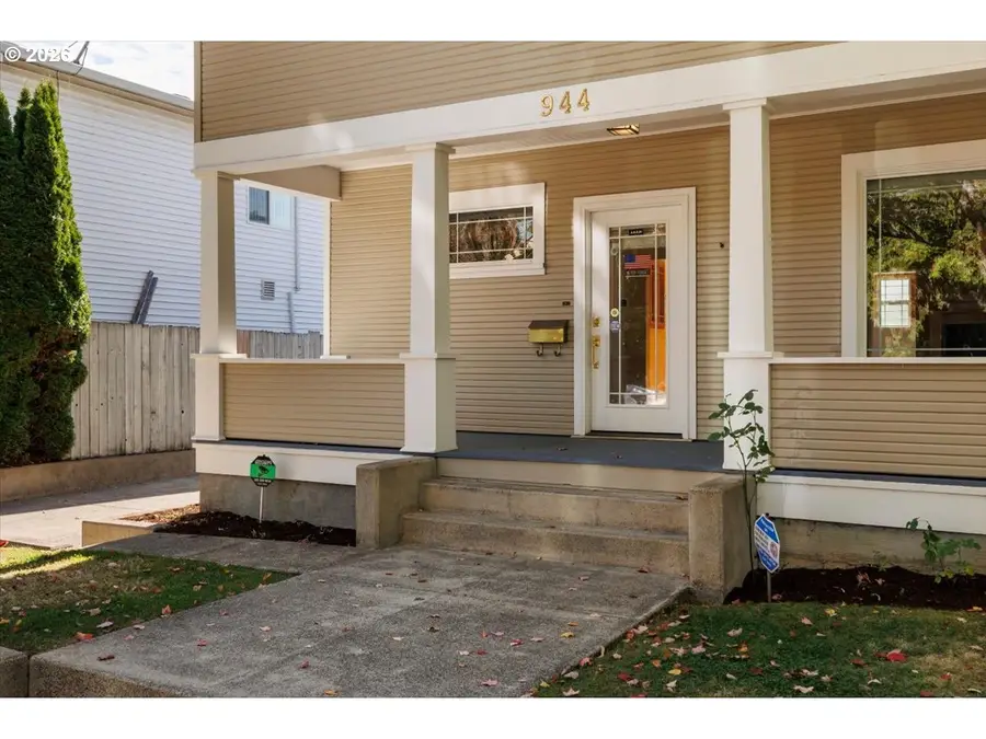 944 SE Sherrett St, Portland, OR 97202 - #2