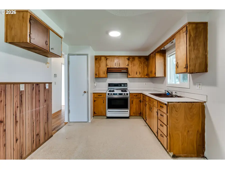 3260 Admiral St, Eugene, OR 97404 - #3