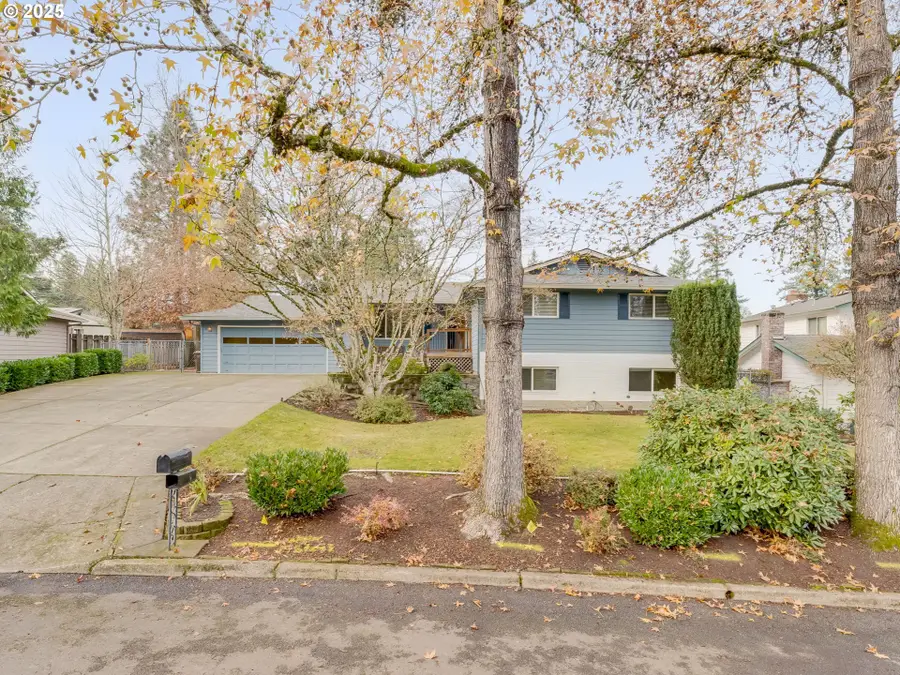 6745 Londonderry Ln, Gladstone, OR 97027 - Image #2