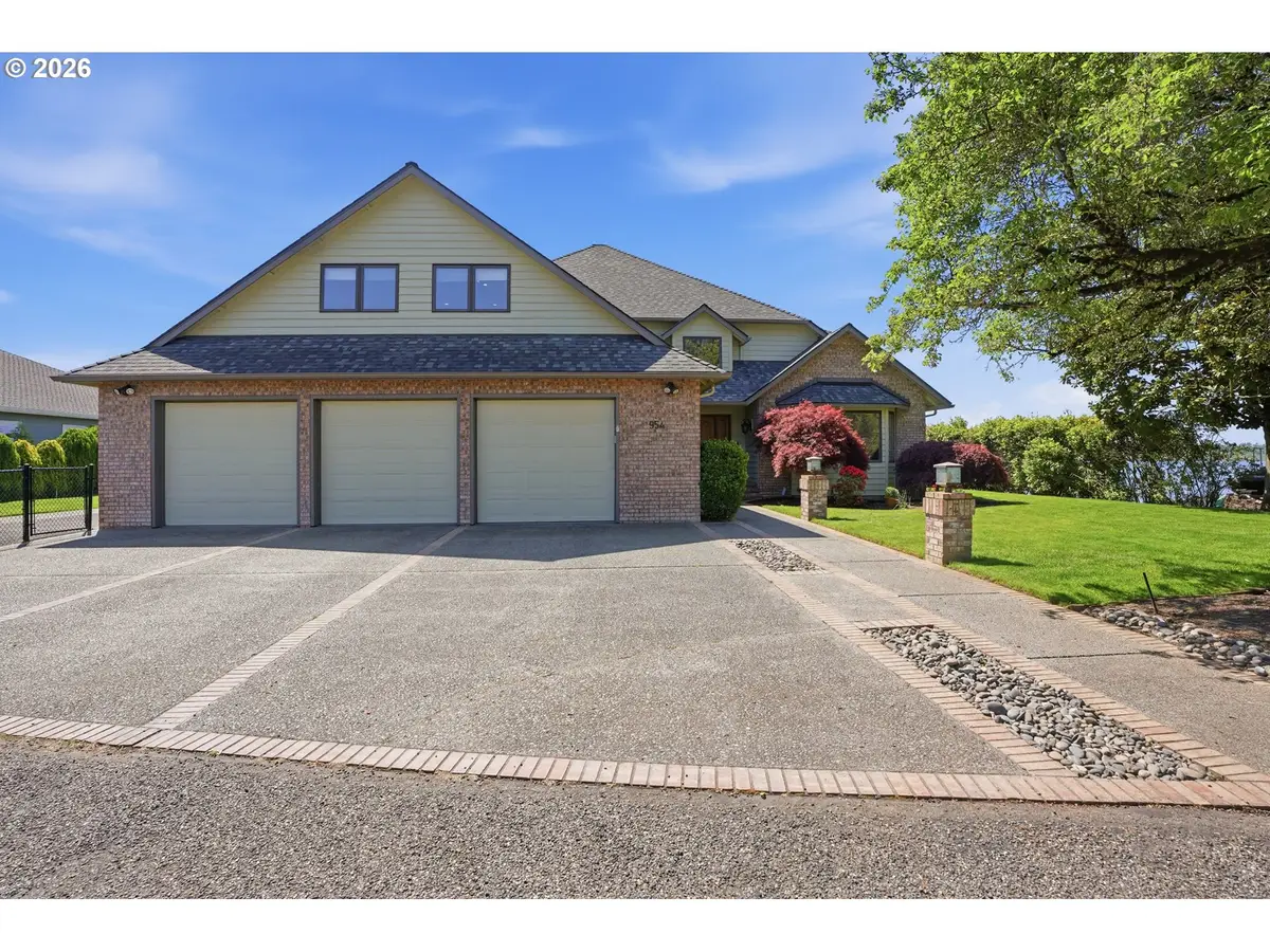 954 S A St, Washougal, WA 98671 - #1
