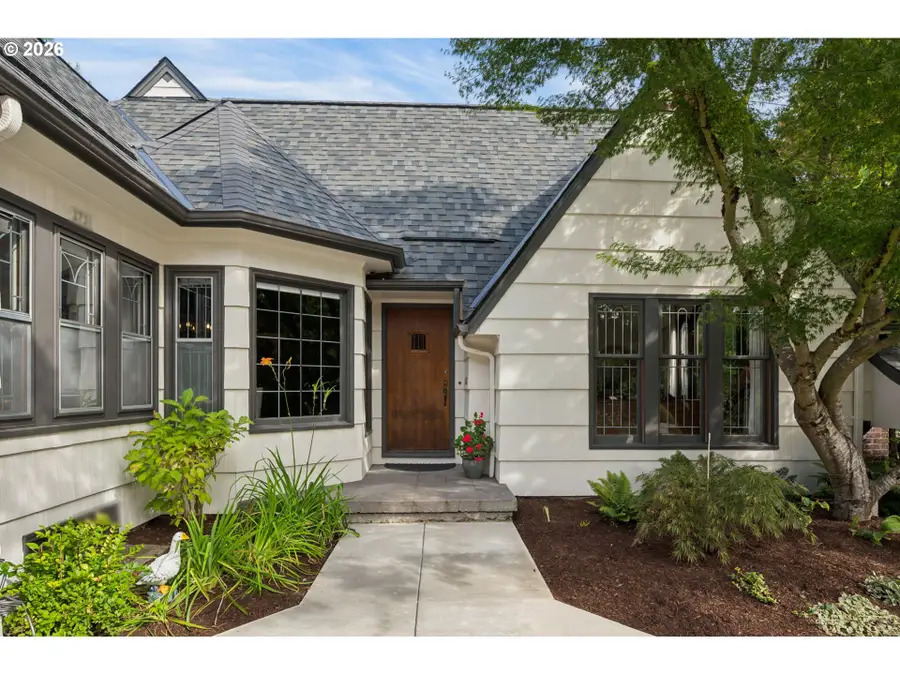 2731 SE Market St, Portland, OR 97214 - #2
