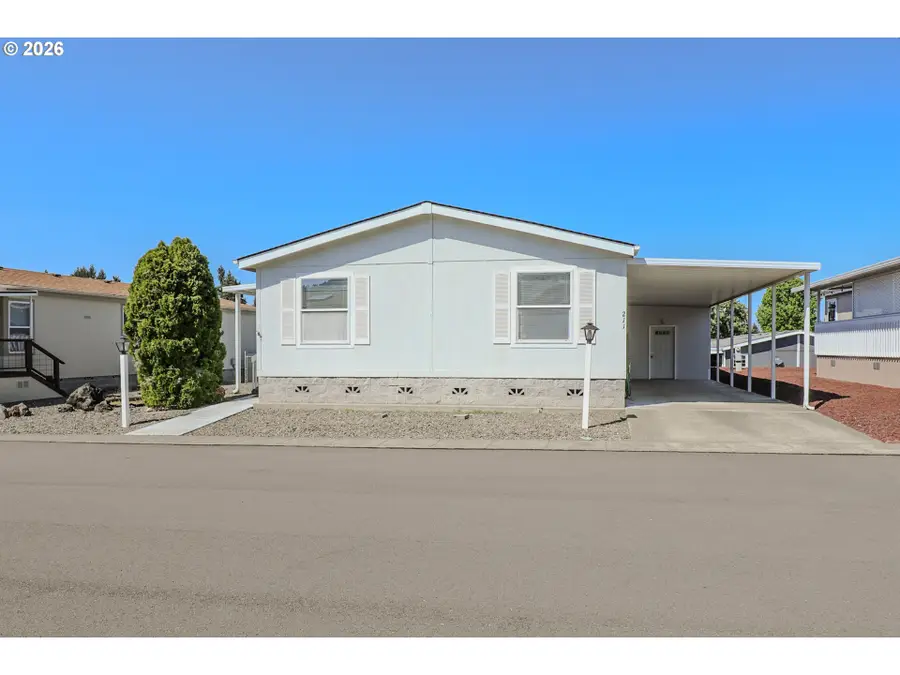 211 W River Ridge Ave, Roseburg, OR 97471 - #3