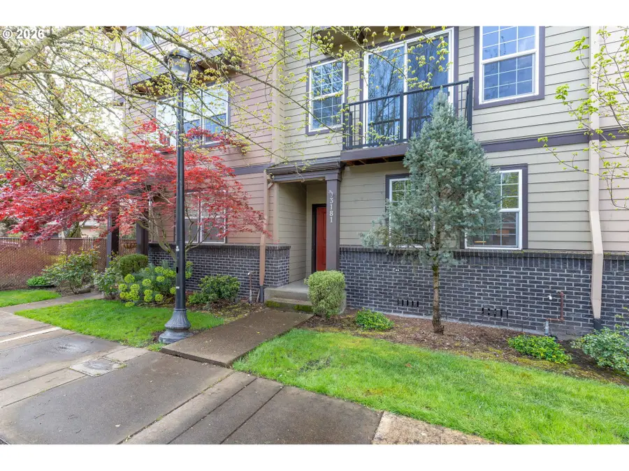 3181 SE Brookwood Ave, Hillsboro, OR 97123 - #2