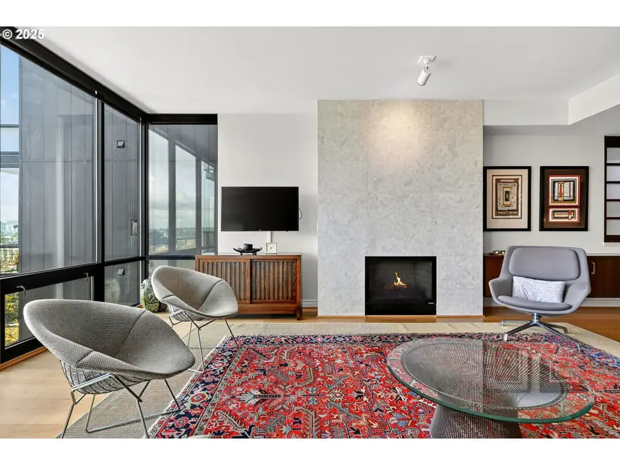 2448 NW Westover Rd #E402, Portland, OR 97210 - Image #3