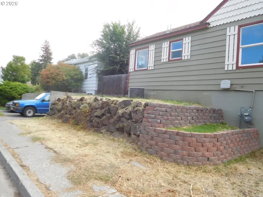 1108 SW Goodwin Pl, Pendleton, OR 97801 - #2