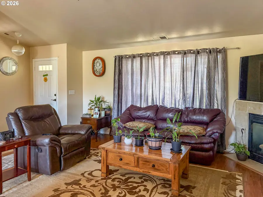 185 SE Lebleu Ln, Winston, OR 97496 - #3