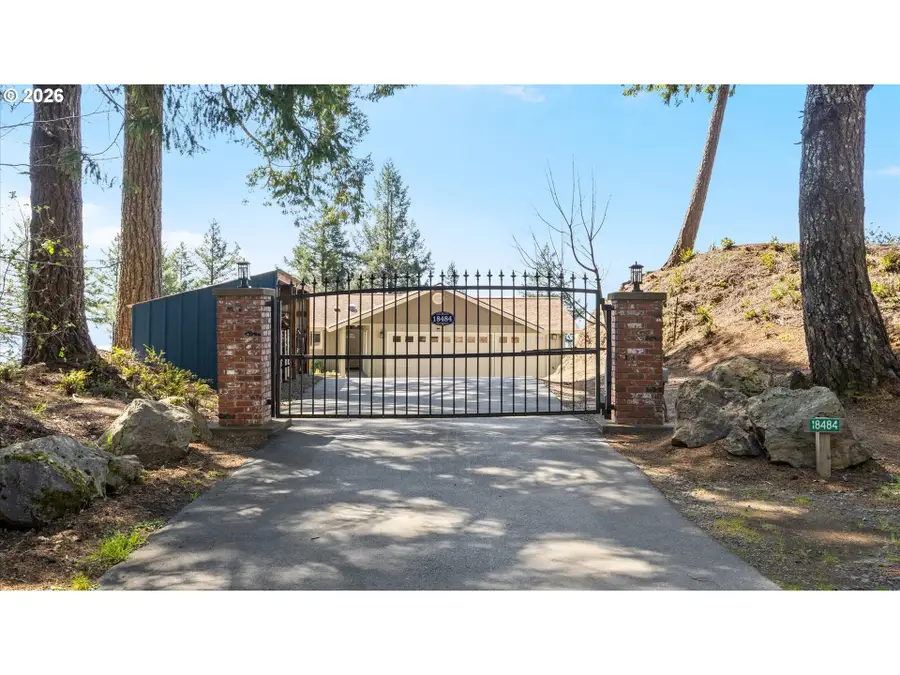 18484 Carpenterville Rd, Brookings, OR 97415 - #2