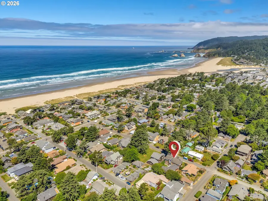 195 E Jackson St, Cannon Beach, OR 97110 - #3