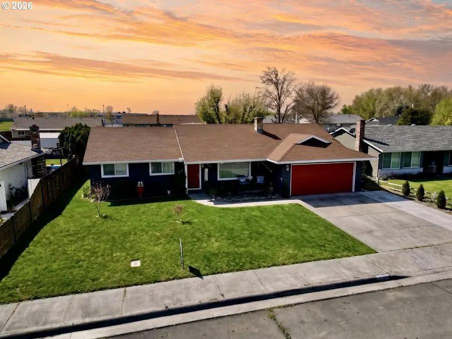825 W Division Ave, Hermiston, OR 97838 - #2