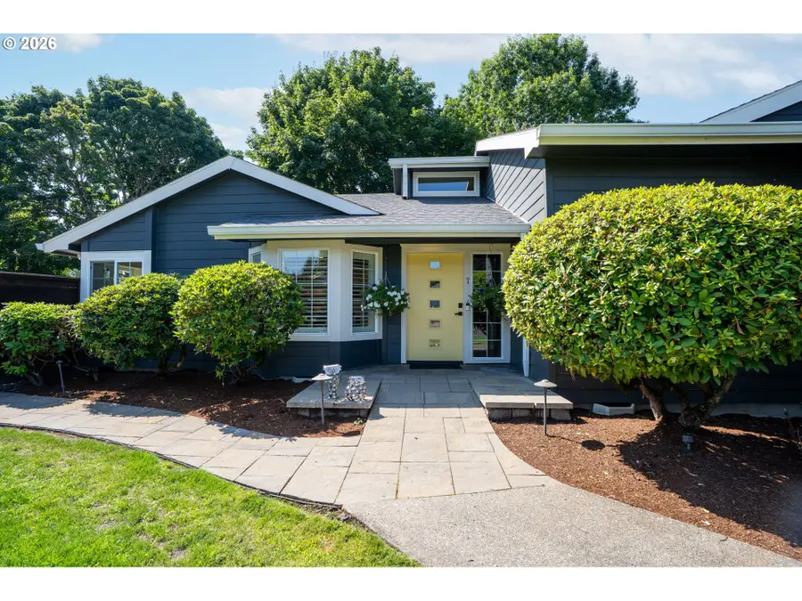 5624 NE Farmcrest St, Hillsboro, OR 97124 - #3