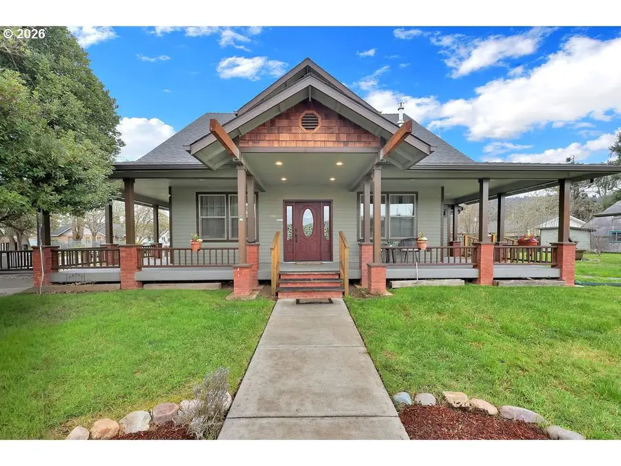 1306 S 4th St, Cottage Grove, OR 97424 - #3