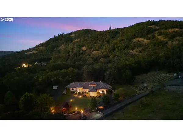 175 Echo Canyon Ln, Roseburg, OR 97471