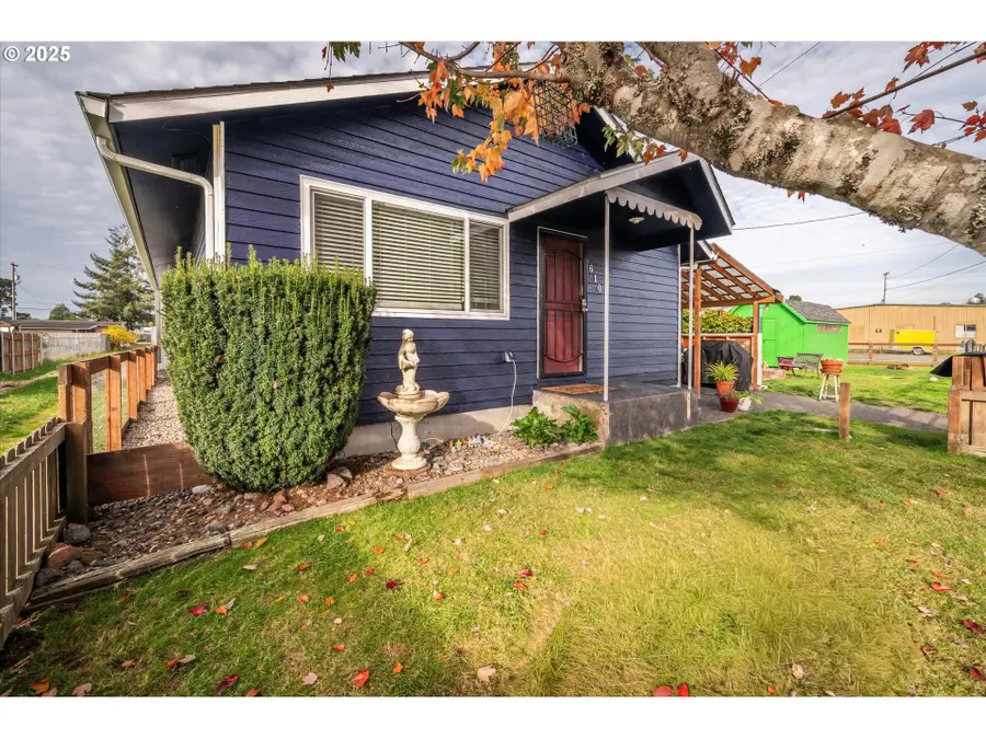 610 Park Ave, Lakeside, OR 97449 - Image #3
