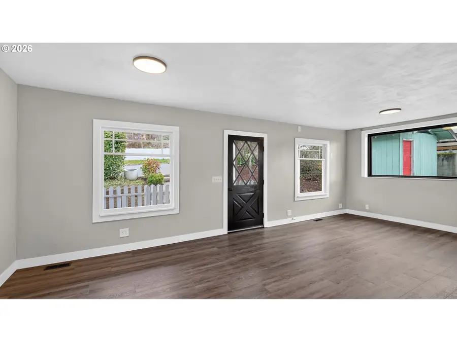 504 S 3rd St, Springfield, OR 97477 - Image #3