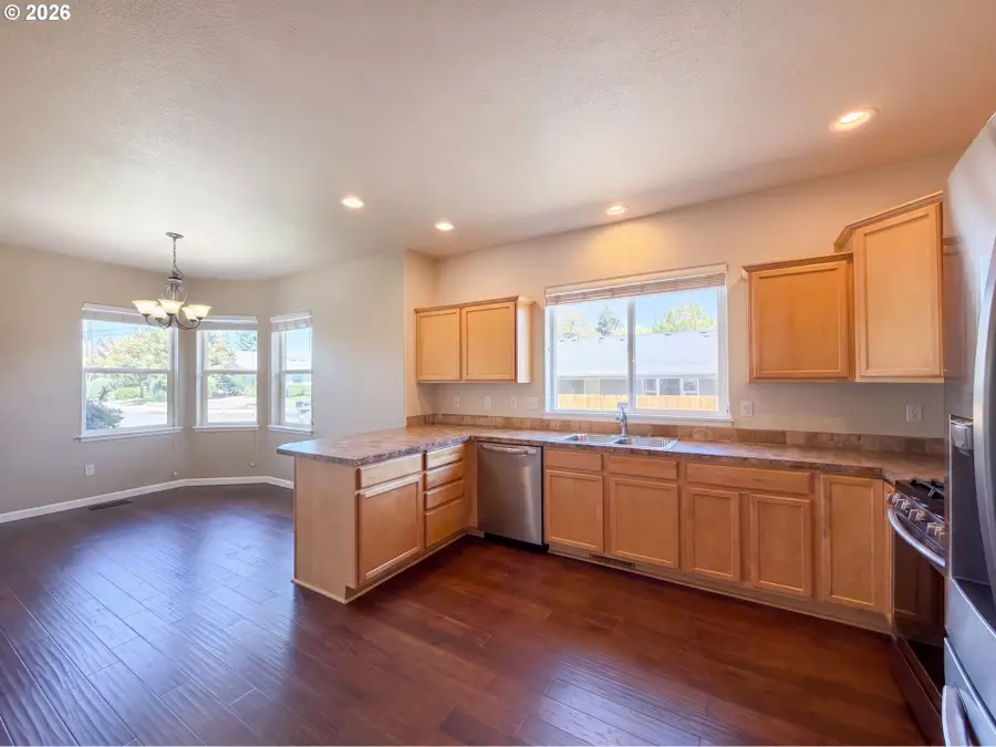 1586 NE Grandhaven St, McMinnville, OR 97128 - #2