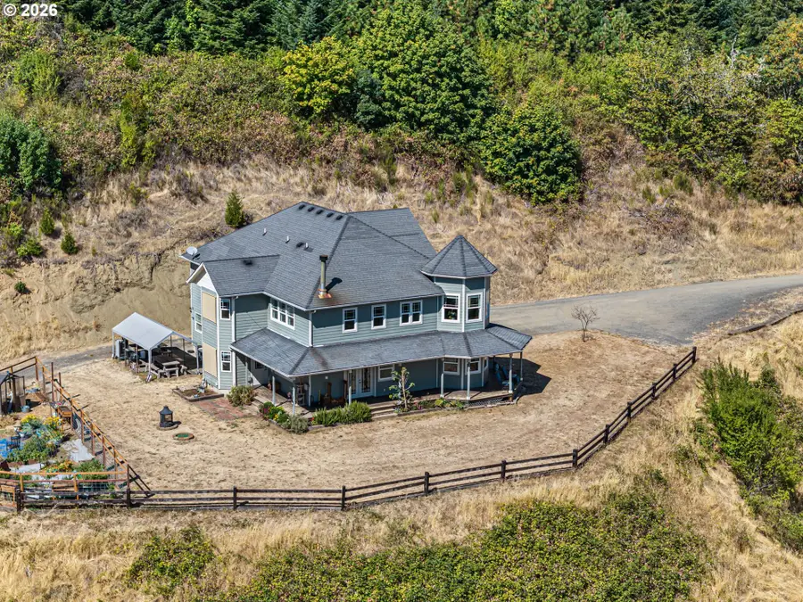 785 Mathis Hill Rd, Yoncalla, OR 97499 - #2