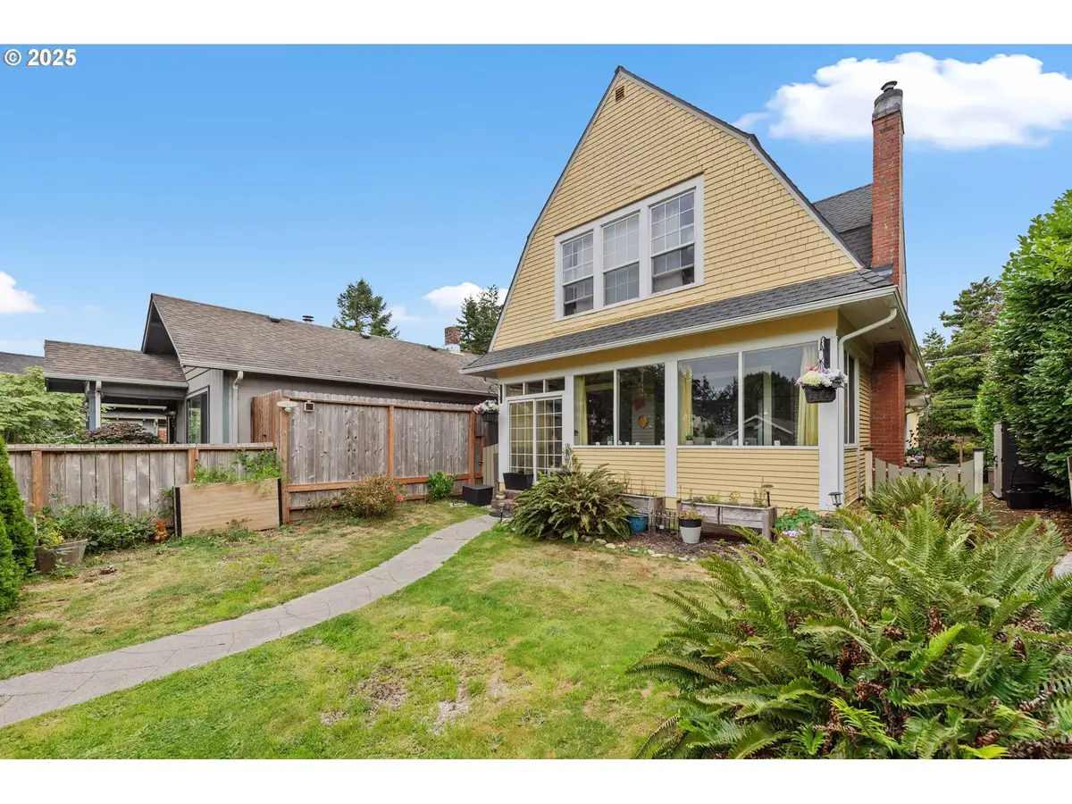 1475 Sherman Ave, North Bend, OR 97459 - Image #1