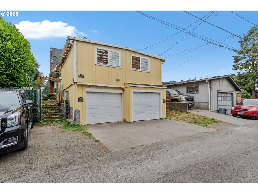 1475 Sherman Ave, North Bend, OR 97459 - Image #2