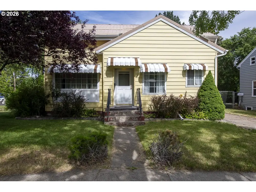 907 4th St, La Grande, OR 97850 - #1