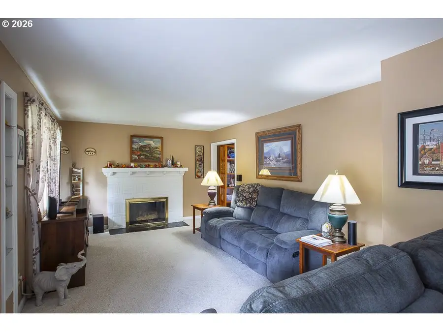 907 4th St, La Grande, OR 97850 - #2