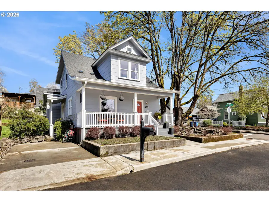 303 NW 14th Ave, Camas, WA 98607 - #2