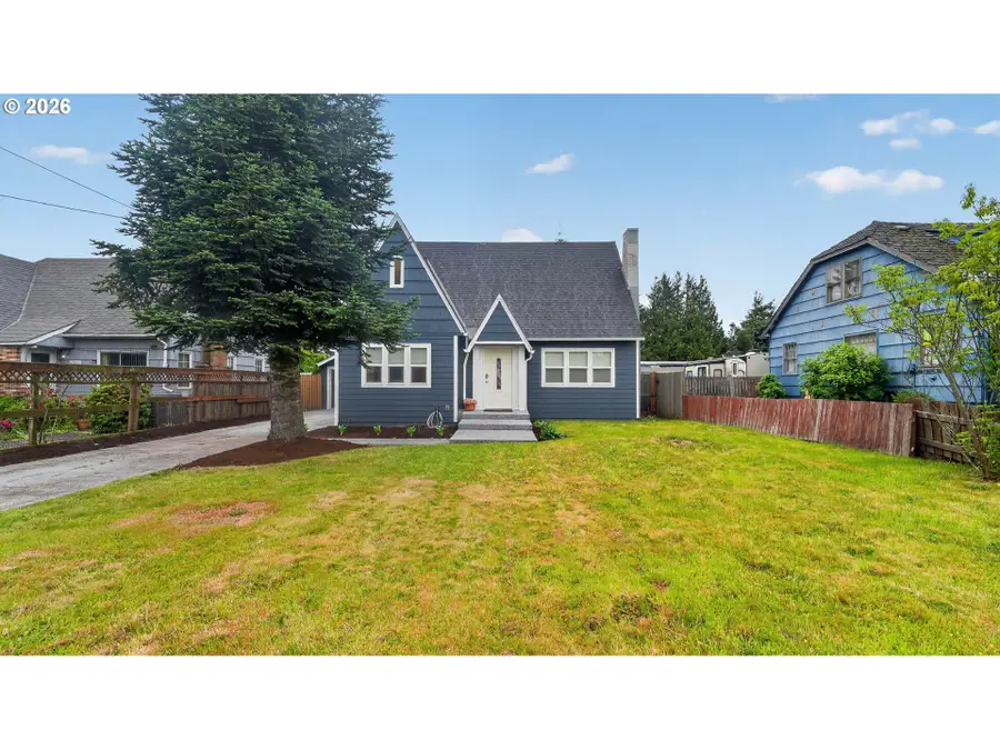 3502 3rd St, Tillamook, OR 97141 - #2
