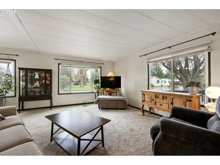 1400 Candlelight Dr #105, Eugene, OR 97402 - #3