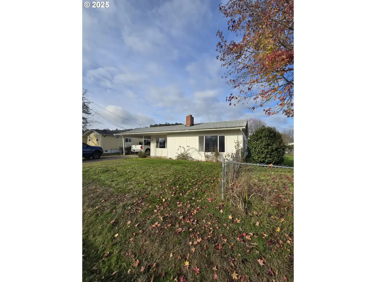 151 NW Sherry St, Winston, OR 97496 - Image #1