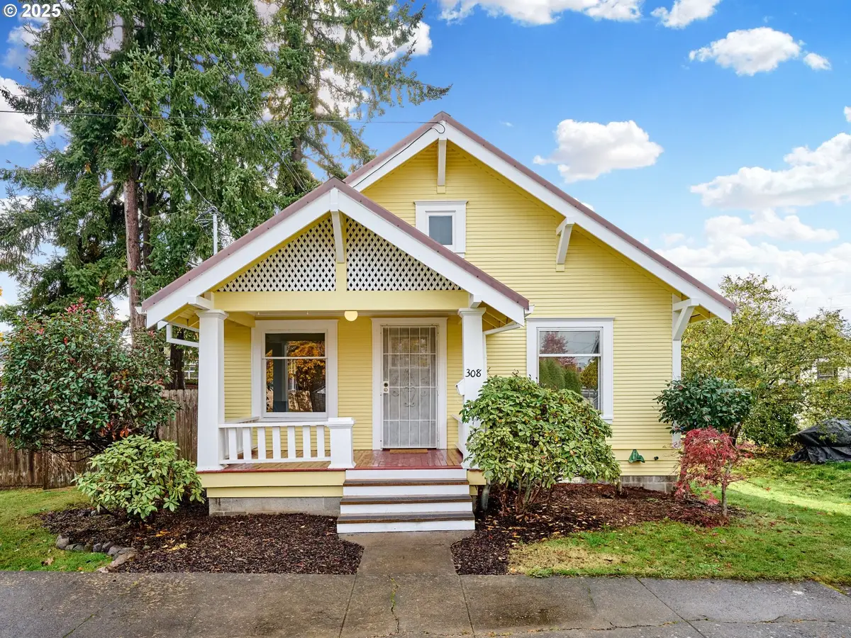 308 A St, Silverton, OR 97381 - Image #1