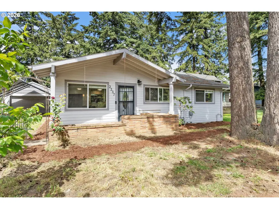 2237 SE 139th Ave, Portland, OR 97233 - #2