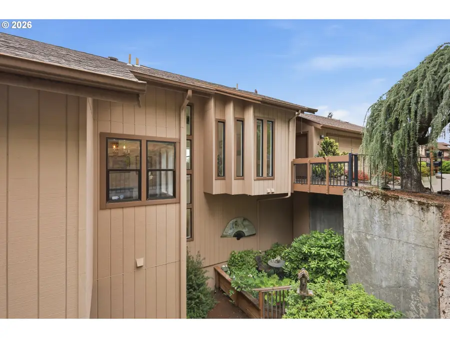 602 Montara Way, Eugene, OR 97405 - #3