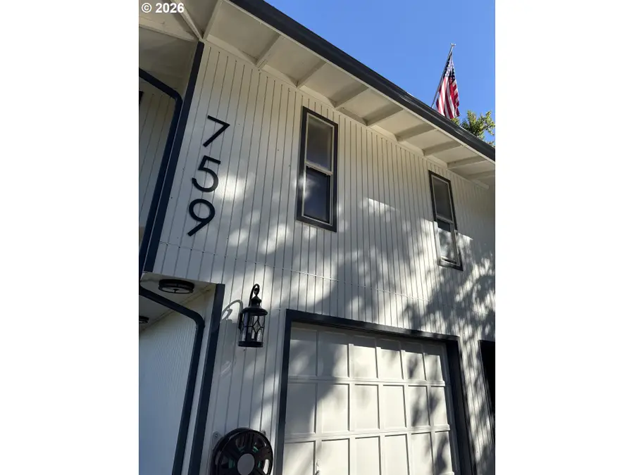 759 S 71st St, Springfield, OR 97478 - #2