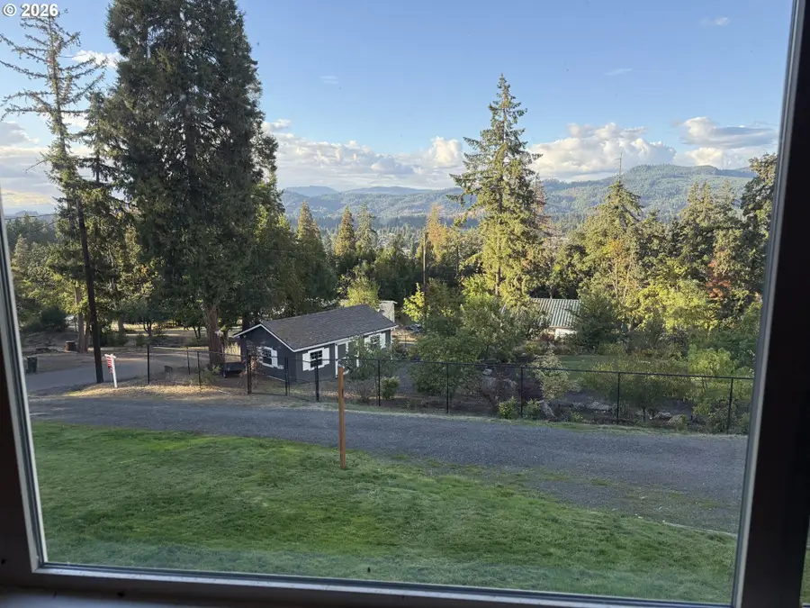 759 S 71st St, Springfield, OR 97478 - #3