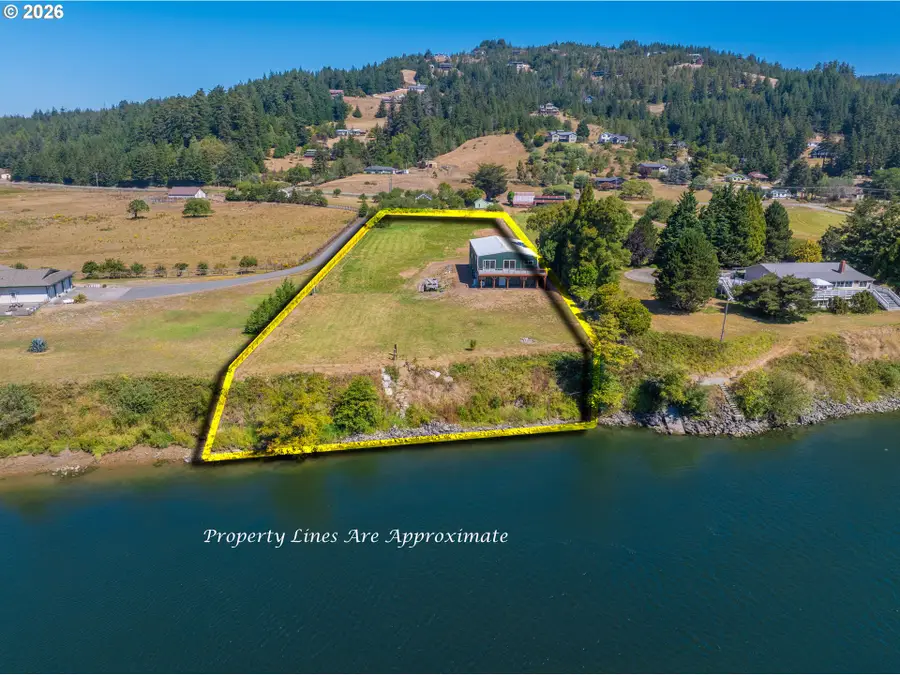 95452 N Bank Rogue River Rd, Gold Beach, OR 97444 - #2