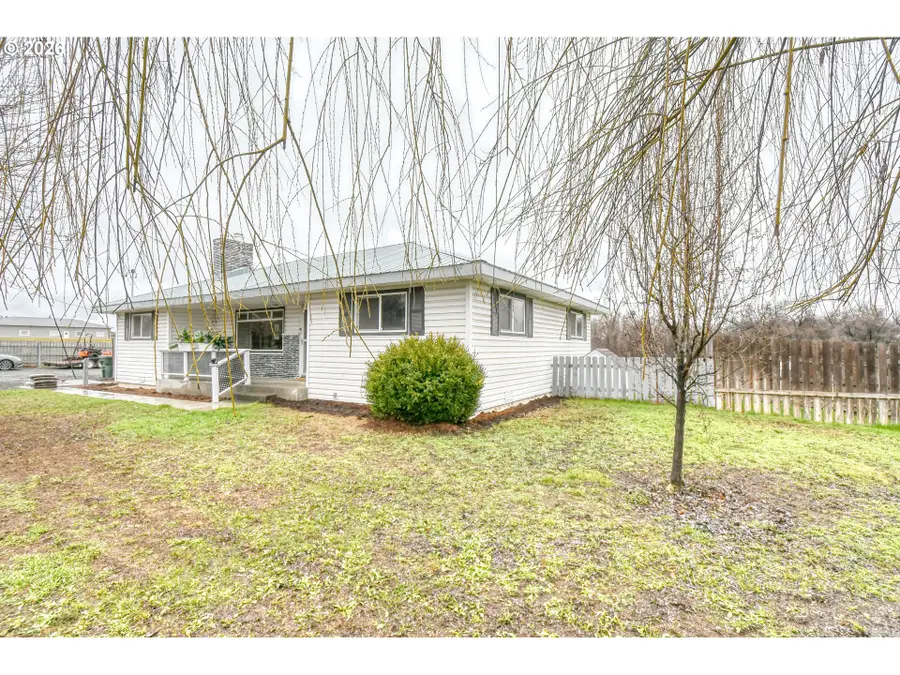 1390 W Orchard Ave, Hermiston, OR 97838 - #2