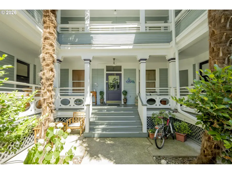 2127 NW Irving St #105, Portland, OR 97210 - #3