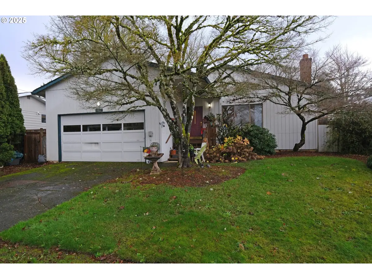 18521 SE Woodcock Ave, Milwaukie, OR 97267 - Image #1