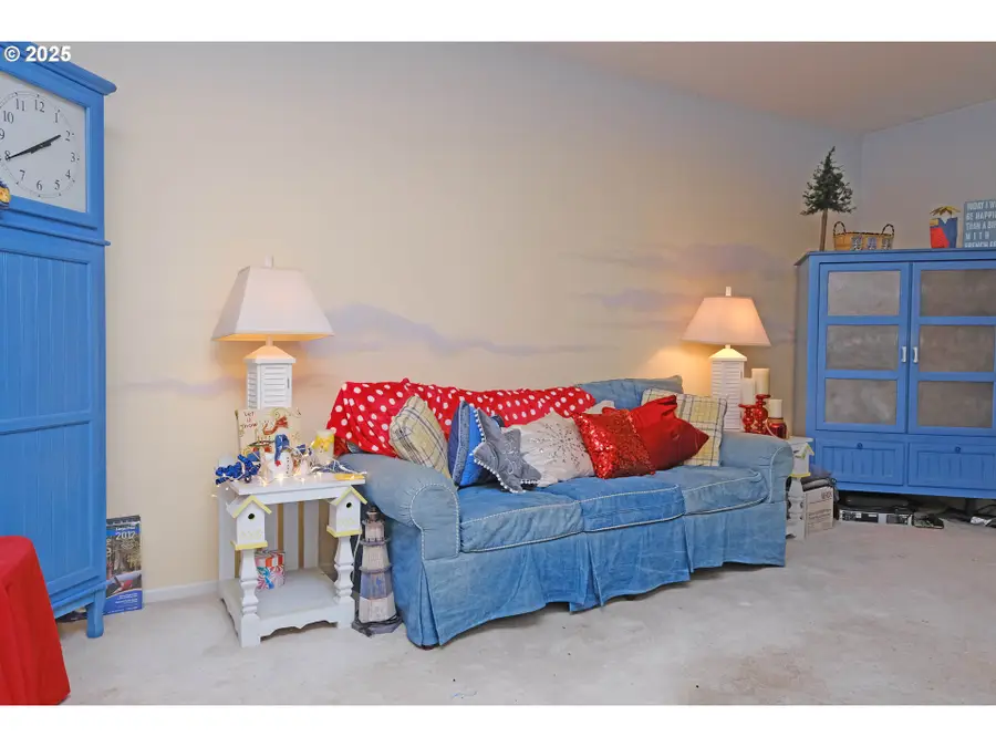 18521 SE Woodcock Ave, Milwaukie, OR 97267 - Image #3