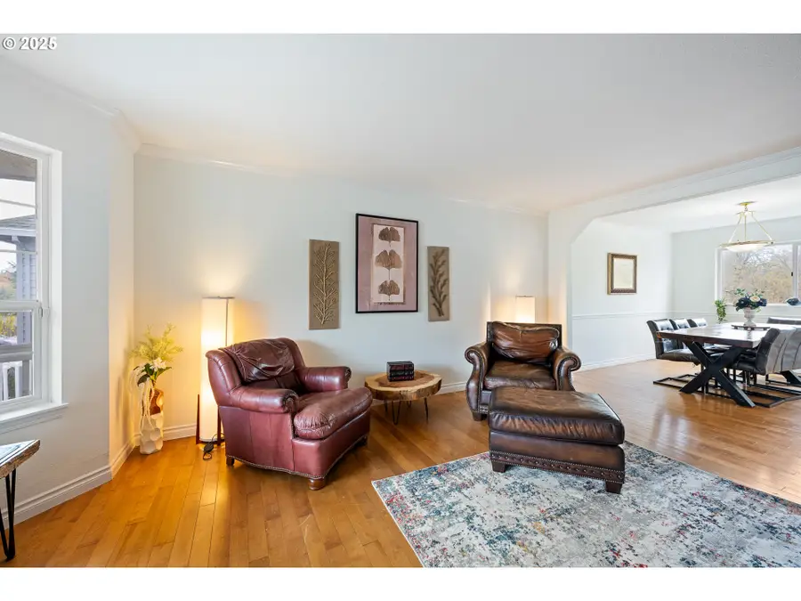 16033 NW Ridgetop Ln, Beaverton, OR 97006 - Image #2