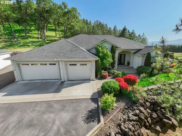 585 Pegasus Ln, Roseburg, OR 97471