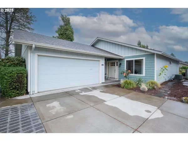 3074 Oakcrest Dr, Salem, OR 97304