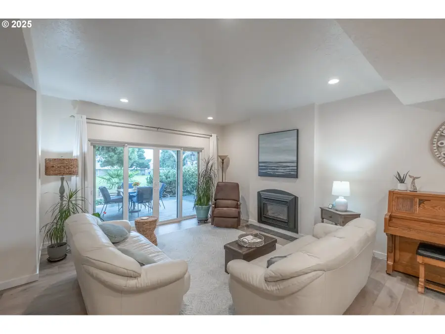 3074 Oakcrest Dr, Salem, OR 97304 - Image #3