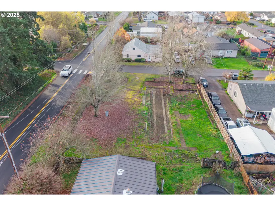 160 E 7th St, Lafayette, OR 97127 - Image #2